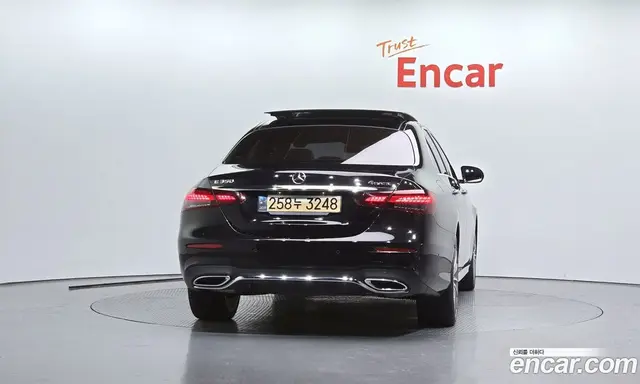 Mercedes-Benz E-Class 2022 2.0 автомат (гидро), миниатюра 4 Mercedes-Benz E-Class 2022 2.0 автомат (гидро), миниатюра 4