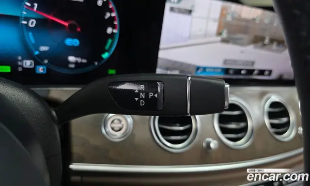 Mercedes-Benz E-Class 2023 2.0 автомат (гидро), миниатюра 12