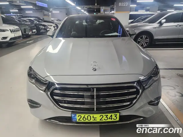 Mercedes-Benz E-Class 2025 2.0 автомат (гидро), миниатюра 1