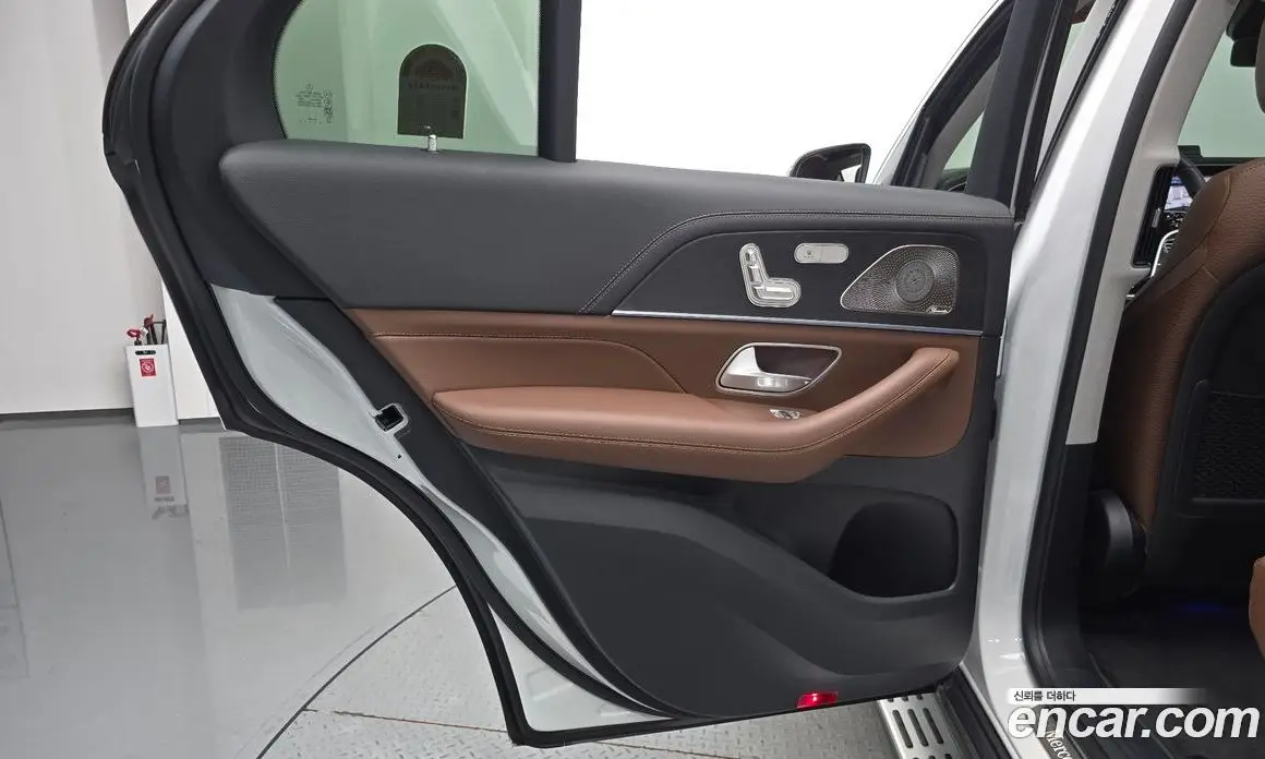 Mercedes-Benz GLE-Class 2025 3.0 автомат (гидро), фото 14 Mercedes-Benz GLE-Class 2025 3.0 автомат (гидро), фото 14