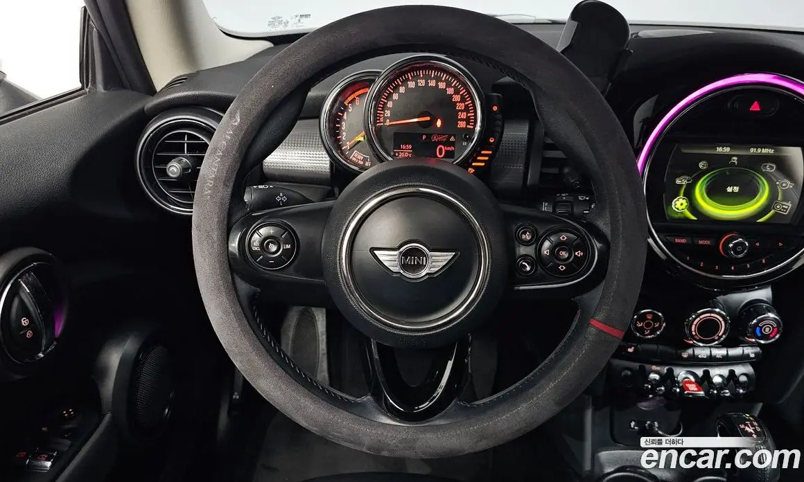Mini Cooper 2015 1.5 автомат (гидро), фото 13 Mini Cooper 2015 1.5 автомат (гидро), фото 13