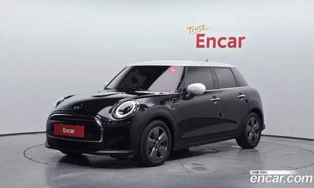 Mini Cooper 2023 1.5 автомат (гидро), миниатюра 1