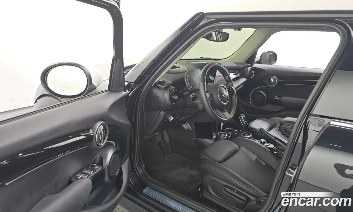Mini Cooper 2023 1.5 автомат (гидро), фото 13