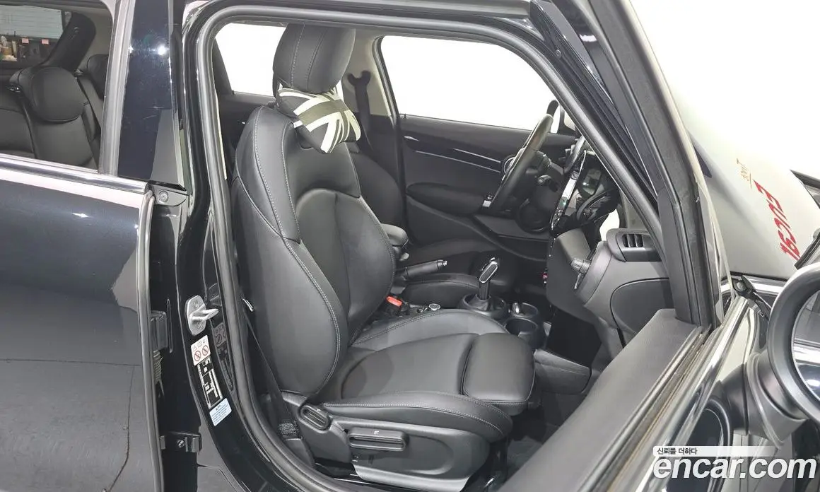 Mini Cooper 2023 1.5 автомат (гидро), фото 16