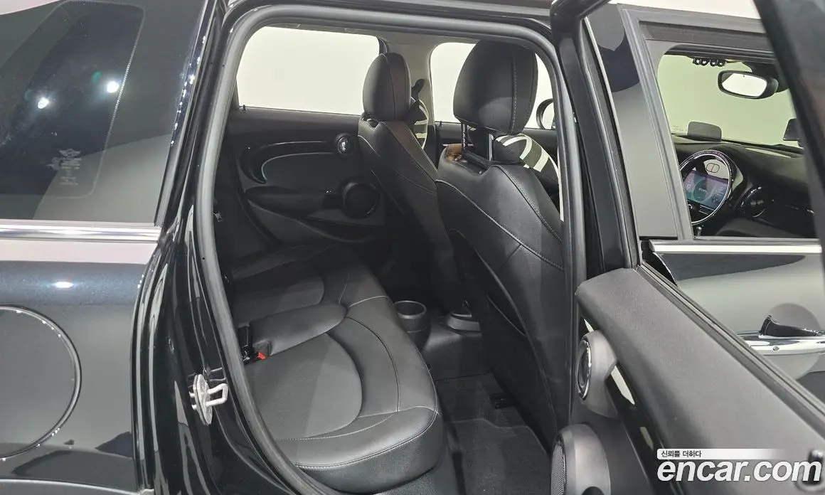 Mini Cooper 2023 1.5 автомат (гидро), фото 17