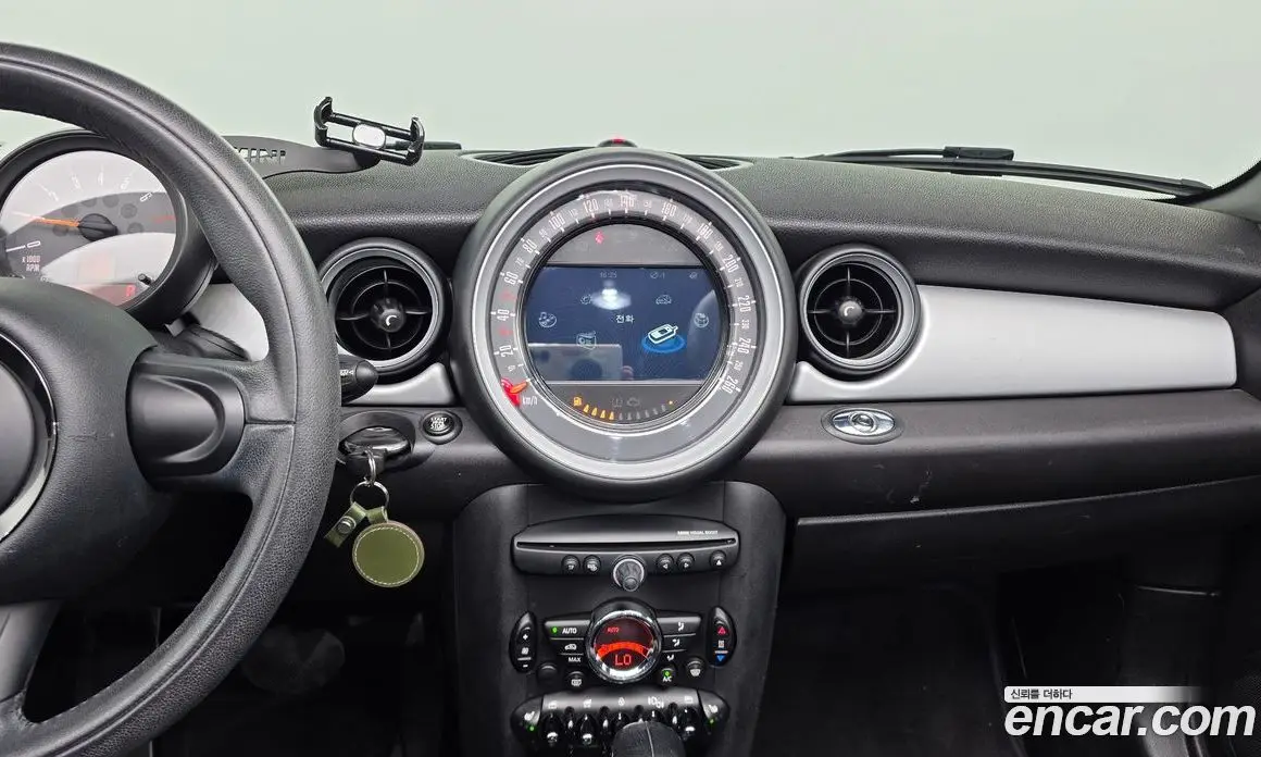 Mini Cooper Convertible 2015 1.6 автомат (гидро), фото 14 Mini Cooper Convertible 2015 1.6 автомат (гидро), фото 14