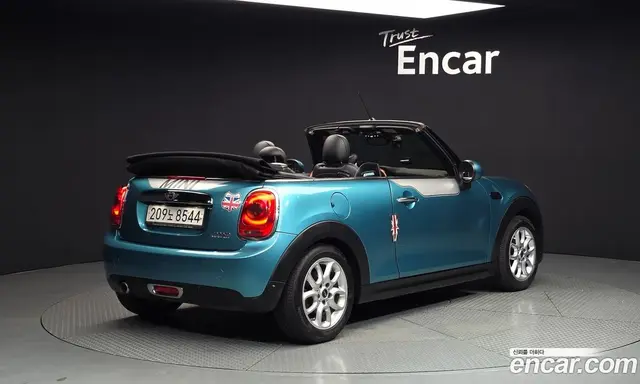 Mini Cooper Convertible 2018 1.5 автомат (гидро), миниатюра 2 Mini Cooper Convertible 2018 1.5 автомат (гидро), миниатюра 2