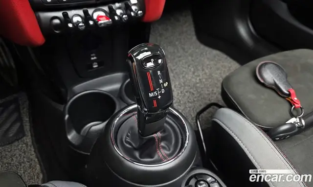 Mini Cooper Convertible 2020 2.0 автомат (гидро), миниатюра 12
