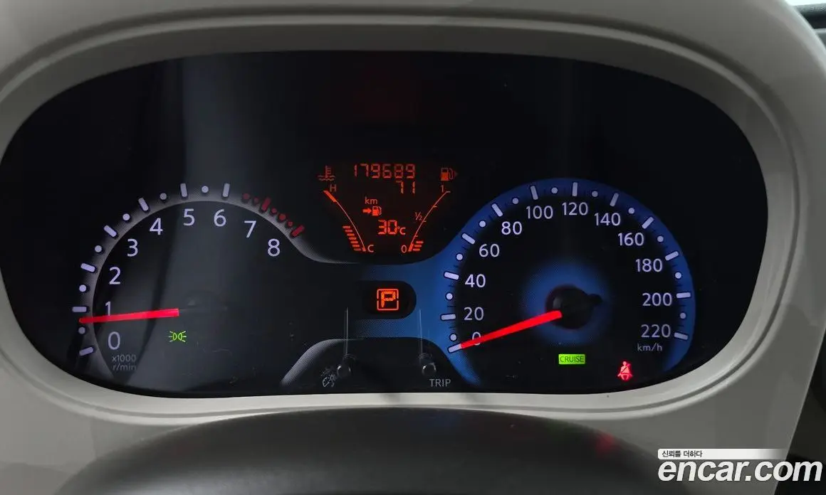 Nissan Cube 2013 1.8 автомат (гидро), фото 8 Nissan Cube 2013 1.8 автомат (гидро), фото 8