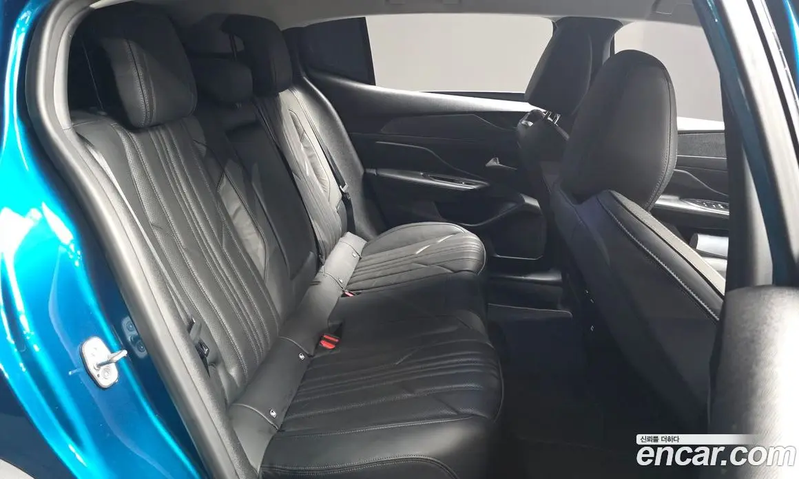 Peugeot 408 2023 1.2 автомат (гидро), фото 12 Peugeot 408 2023 1.2 автомат (гидро), фото 12