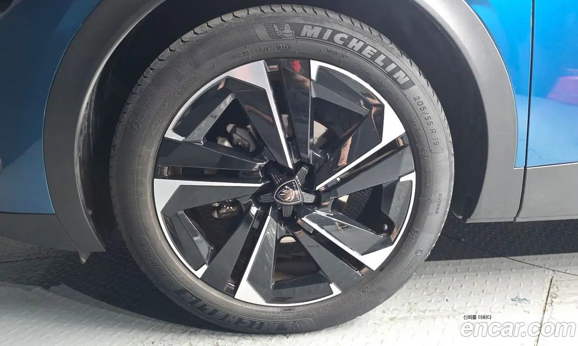 Peugeot 408 2023 1.2 автомат (гидро), фото 5 Peugeot 408 2023 1.2 автомат (гидро), фото 5