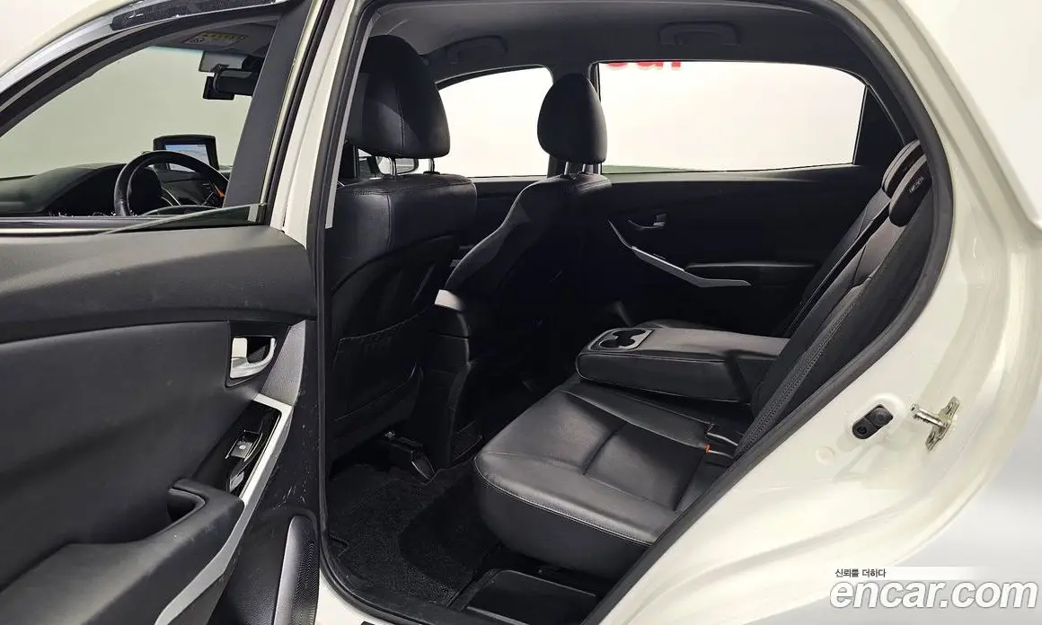 SsangYong Korando 2015 2.2 автомат (гидро), фото 18 SsangYong Korando 2015 2.2 автомат (гидро), фото 18