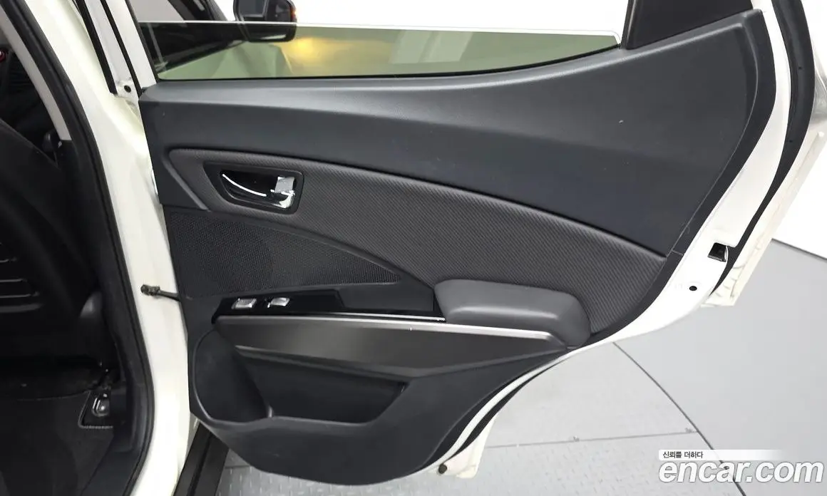 SsangYong TIBOLI 2018 1.6 автомат (гидро), фото 15 SsangYong TIBOLI 2018 1.6 автомат (гидро), фото 15