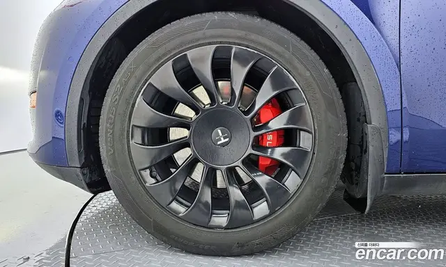Tesla Model Y 2021 0.2 автомат (гидро), миниатюра 5 Tesla Model Y 2021 0.2 автомат (гидро), миниатюра 5