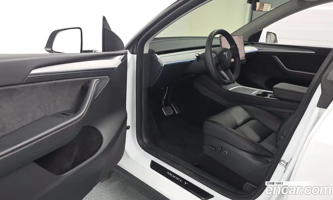 Tesla Model Y 2023 0.2 автомат (гидро), фото 10