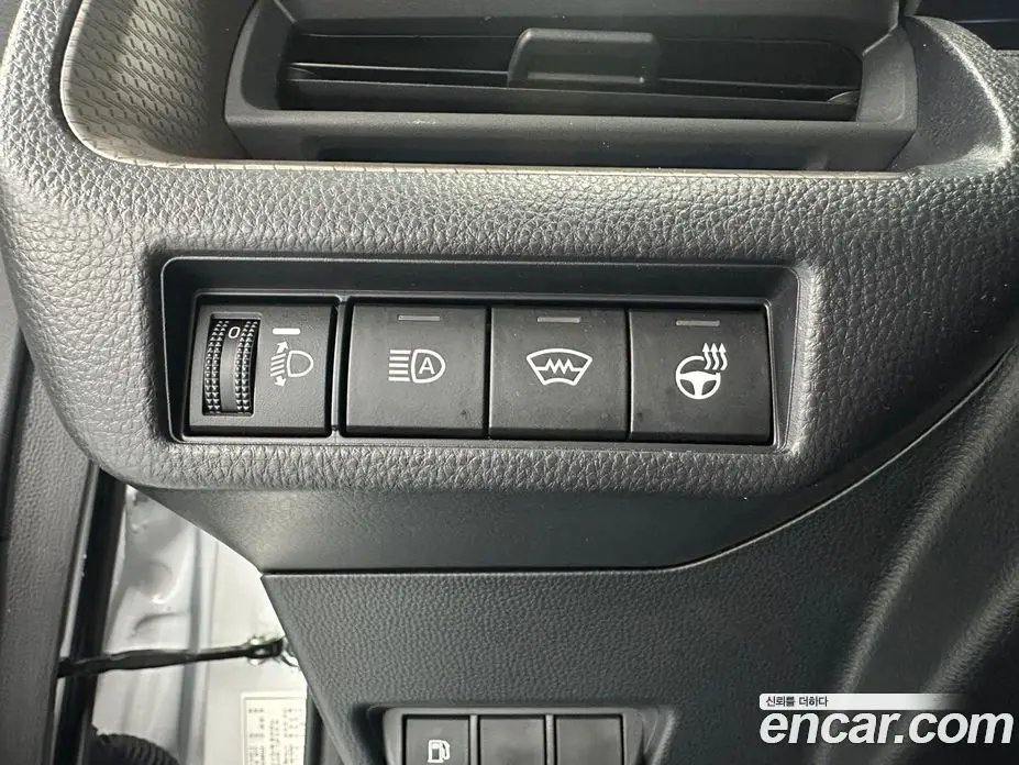 Toyota Prius 2025 2.0 автомат (вариатор), фото 13 Toyota Prius 2025 2.0 автомат (вариатор), фото 13