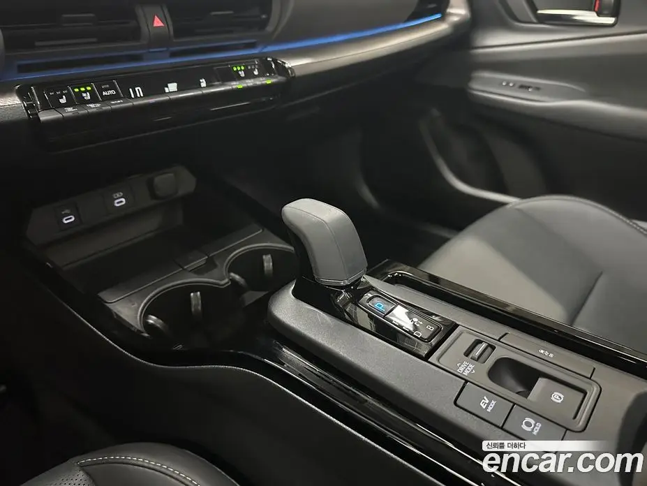 Toyota Prius 2025 2.0 автомат (вариатор), фото 9 Toyota Prius 2025 2.0 автомат (вариатор), фото 9