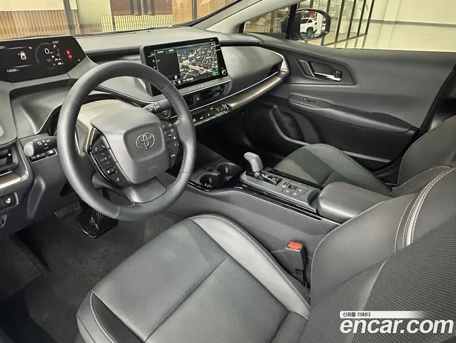 Toyota Prius 2025 2.0 автомат (вариатор), фото 10 Toyota Prius 2025 2.0 автомат (вариатор), фото 10