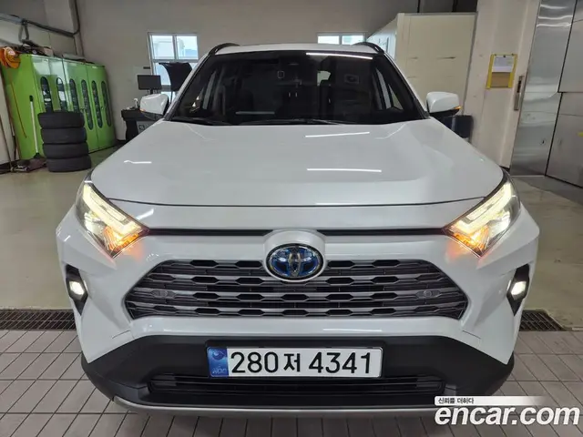 Toyota RAV4 2024 2.5 автомат (вариатор), миниатюра 1 Toyota RAV4 2024 2.5 автомат (вариатор), миниатюра 1