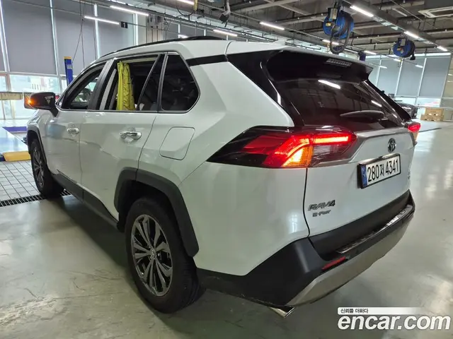 Toyota RAV4 2024 2.5 автомат (вариатор), миниатюра 3 Toyota RAV4 2024 2.5 автомат (вариатор), миниатюра 3