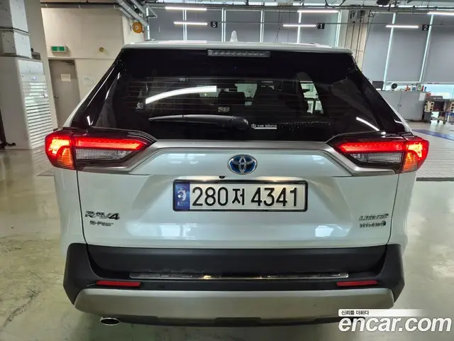 Toyota RAV4 2024 2.5 автомат (вариатор), миниатюра 4 Toyota RAV4 2024 2.5 автомат (вариатор), миниатюра 4