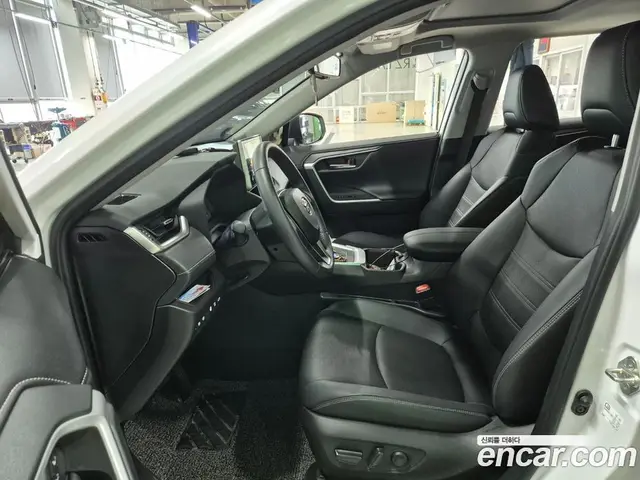 Toyota RAV4 2024 2.5 автомат (вариатор), миниатюра 6 Toyota RAV4 2024 2.5 автомат (вариатор), миниатюра 6