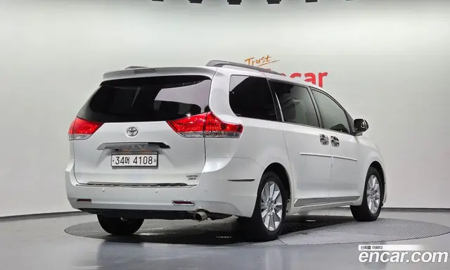 Toyota Sienna 2013 3.5 автомат (гидро), миниатюра 2 Toyota Sienna 2013 3.5 автомат (гидро), миниатюра 2