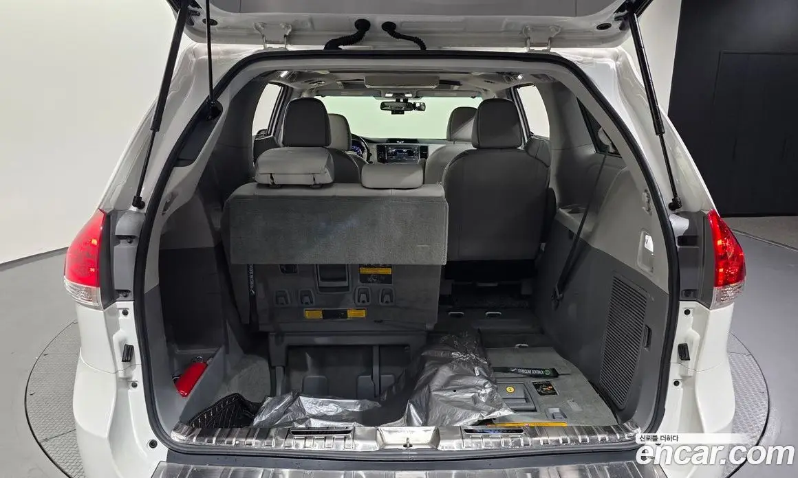 Toyota Sienna 2013 3.5 автомат (гидро), фото 20 Toyota Sienna 2013 3.5 автомат (гидро), фото 20