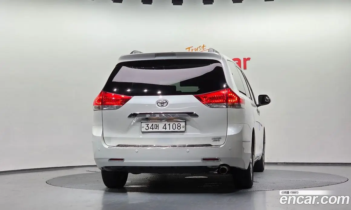 Toyota Sienna 2013 3.5 автомат (гидро), фото 4 Toyota Sienna 2013 3.5 автомат (гидро), фото 4