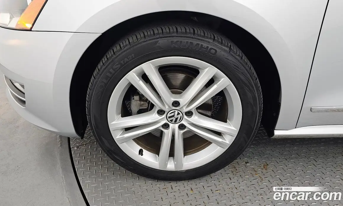 Volkswagen Passat 2013 2.5 автомат (гидро), фото 5 Volkswagen Passat 2013 2.5 автомат (гидро), фото 5