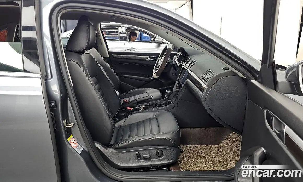 Volkswagen Passat 2018 2.0 автомат (гидро), фото 17 Volkswagen Passat 2018 2.0 автомат (гидро), фото 17