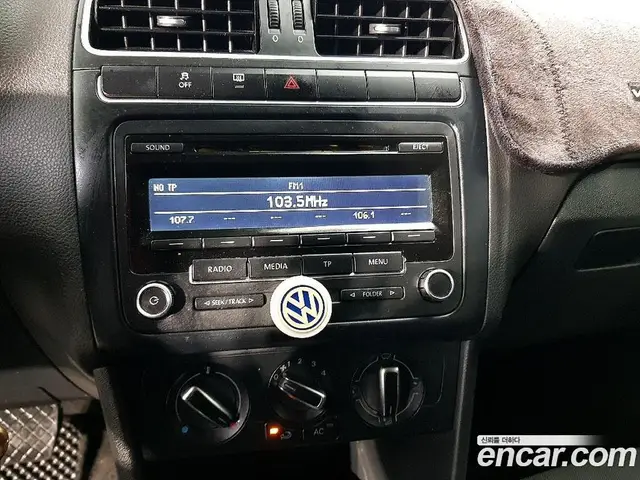 Volkswagen Polo 2013 1.6 автомат (гидро), миниатюра 12