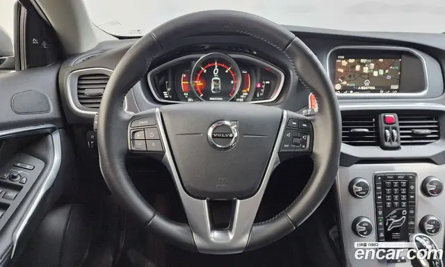 Volvo V40 2017 2.0 автомат (гидро), миниатюра 12