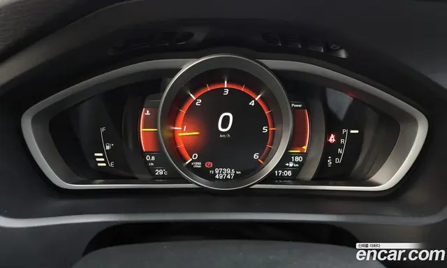 Volvo V40 2017 2.0 автомат (гидро), миниатюра 8 Volvo V40 2017 2.0 автомат (гидро), миниатюра 8