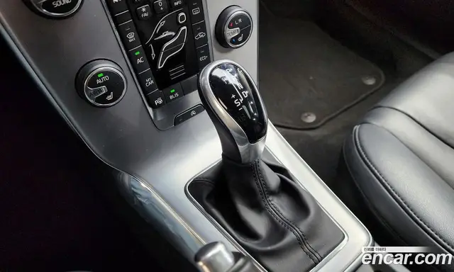 Volvo V40 2017 2.0 автомат (гидро), миниатюра 9 Volvo V40 2017 2.0 автомат (гидро), миниатюра 9