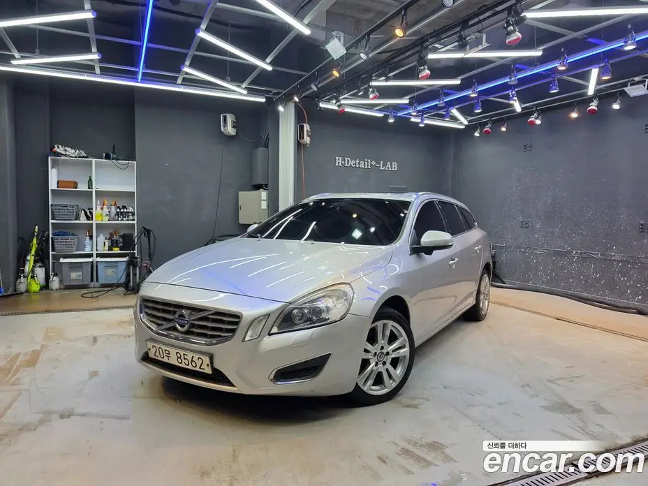 Volvo V60 2012 2.0 автомат (гидро), фото 1 Volvo V60 2012 2.0 автомат (гидро), фото 1