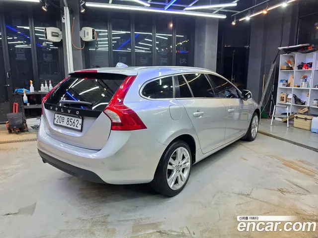 Volvo V60 2012 2.0 автомат (гидро), миниатюра 2 Volvo V60 2012 2.0 автомат (гидро), миниатюра 2