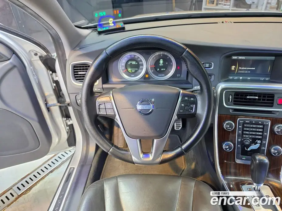 Volvo V60 2012 2.0 автомат (гидро), фото 11 Volvo V60 2012 2.0 автомат (гидро), фото 11