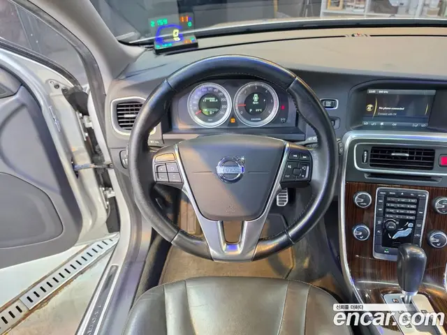 Volvo V60 2012 2.0 автомат (гидро), миниатюра 11 Volvo V60 2012 2.0 автомат (гидро), миниатюра 11