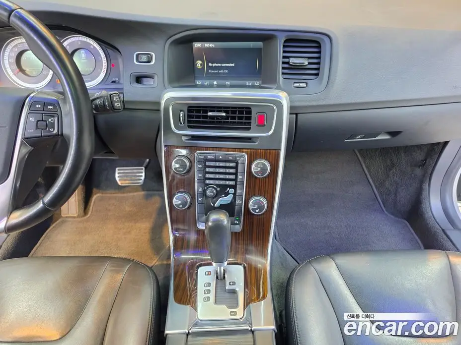 Volvo V60 2012 2.0 автомат (гидро), фото 13 Volvo V60 2012 2.0 автомат (гидро), фото 13