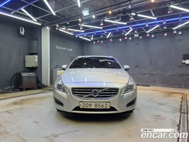 Volvo V60 2012 2.0 автомат (гидро), миниатюра 3 Volvo V60 2012 2.0 автомат (гидро), миниатюра 3