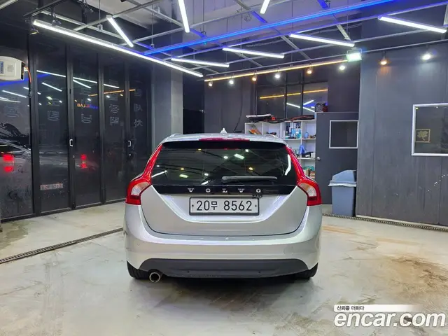 Volvo V60 2012 2.0 автомат (гидро), миниатюра 4 Volvo V60 2012 2.0 автомат (гидро), миниатюра 4