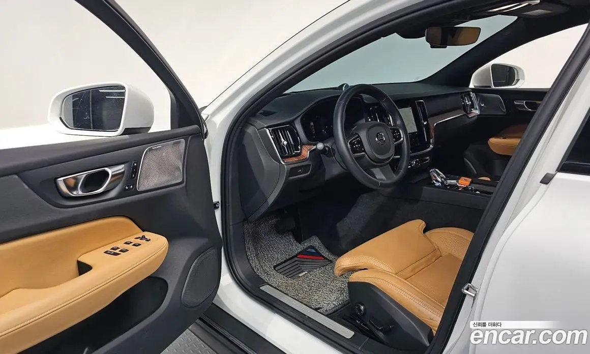 Volvo V60 2024 2.0 автомат (гидро), фото 13 Volvo V60 2024 2.0 автомат (гидро), фото 13