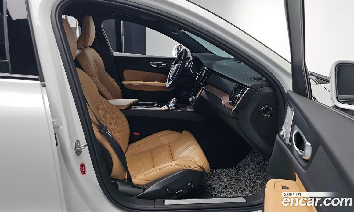 Volvo V60 2024 2.0 автомат (гидро), фото 16 Volvo V60 2024 2.0 автомат (гидро), фото 16