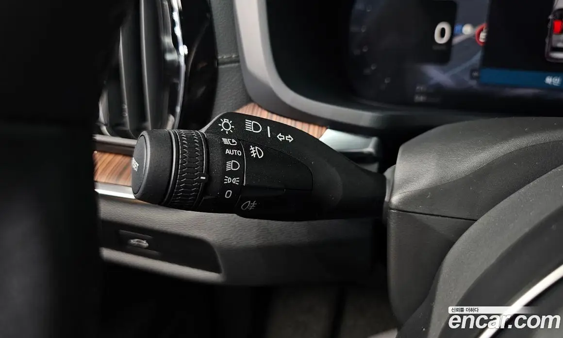 Volvo V60 2024 2.0 автомат (гидро), фото 30 Volvo V60 2024 2.0 автомат (гидро), фото 30