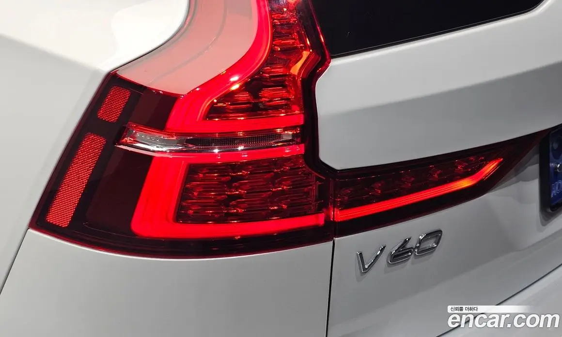 Volvo V60 2024 2.0 автомат (гидро), фото 9 Volvo V60 2024 2.0 автомат (гидро), фото 9