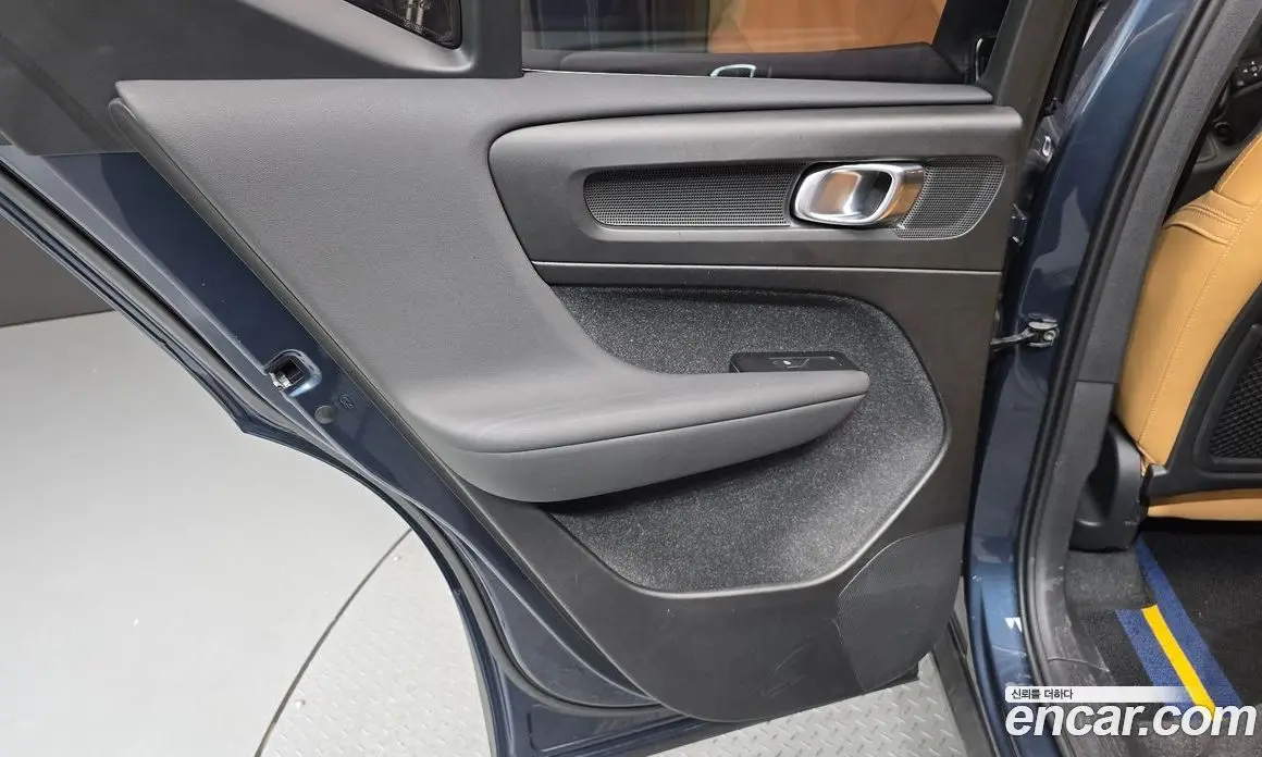 Volvo XC40 2021 2.0 автомат (гидро), фото 15 Volvo XC40 2021 2.0 автомат (гидро), фото 15