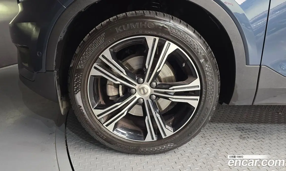 Volvo XC40 2021 2.0 автомат (гидро), фото 5 Volvo XC40 2021 2.0 автомат (гидро), фото 5