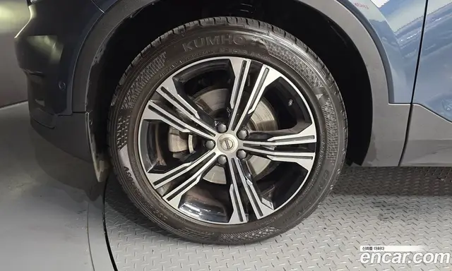 Volvo XC40 2021 2.0 автомат (гидро), миниатюра 5 Volvo XC40 2021 2.0 автомат (гидро), миниатюра 5