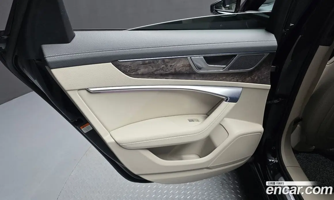 Audi A6 2021 3.0 автомат (гидро), фото 15